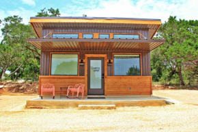 Green Acres Cottages - Dripping Springs Suite
